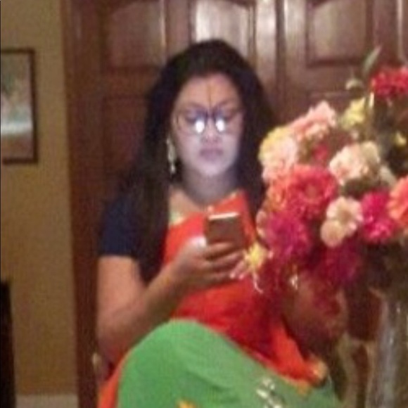 Beautiful Lehenga worn a couple time - Picture 2 of 7